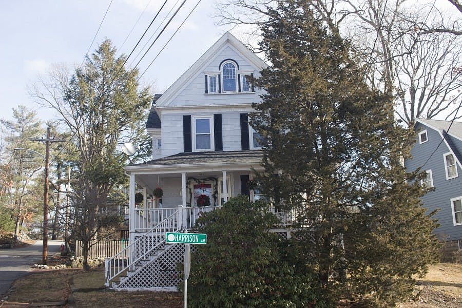 42 Harrison Ave, Wakefield, MA 01880 Zillow