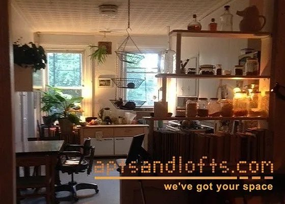 Rented by aptsandlofts.com | media 1