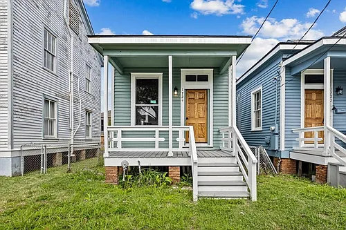 1724 Winnie St Photo 1