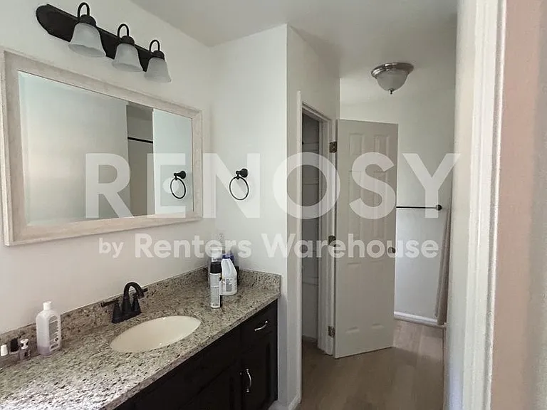 2501 Crestwood Cir — Photo 17