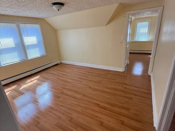 524-526 Franklin Ave #3, Hartford, CT 06114