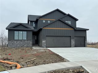 1540 NW Bull Run Ct, Waukee, IA 50263