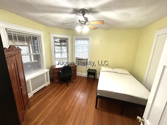 Quincy St — Photo 14