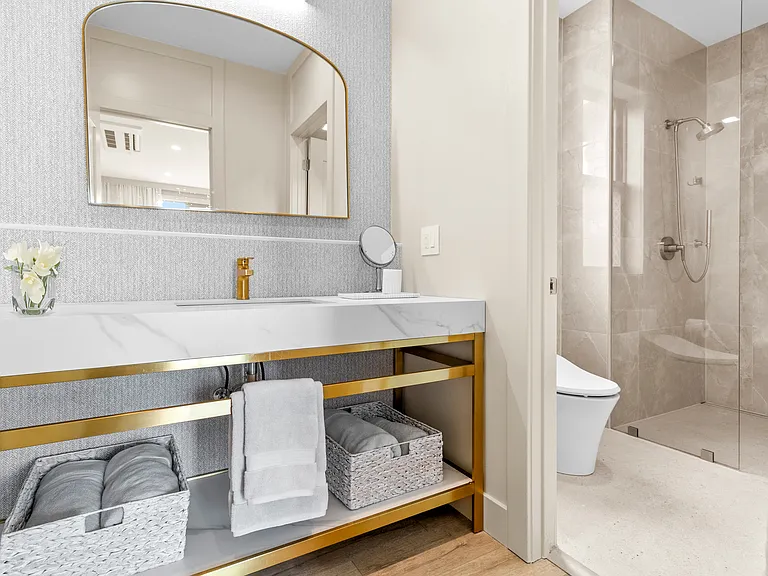 Guest Suite Bath