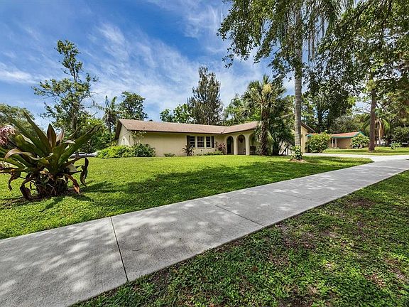 5th image of 3837 47th St