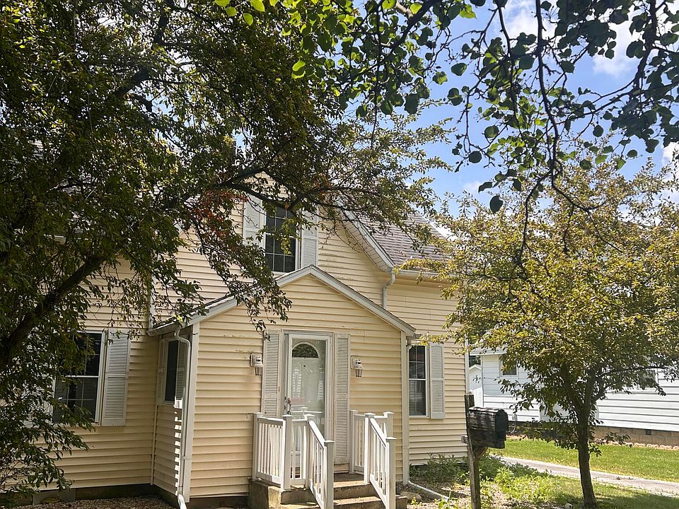1st image of 527 W Maple St