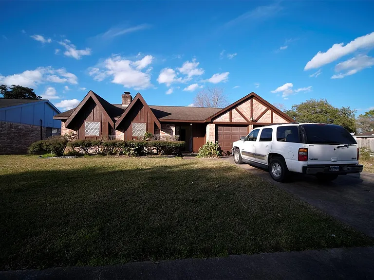 12510 Bexley Dr — Photo 1