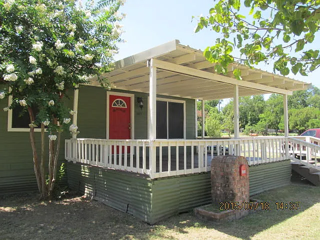 605 Jackson St — Photo 7