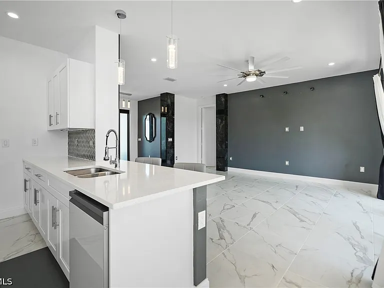 24 Crestwood Cir S — Photo 5