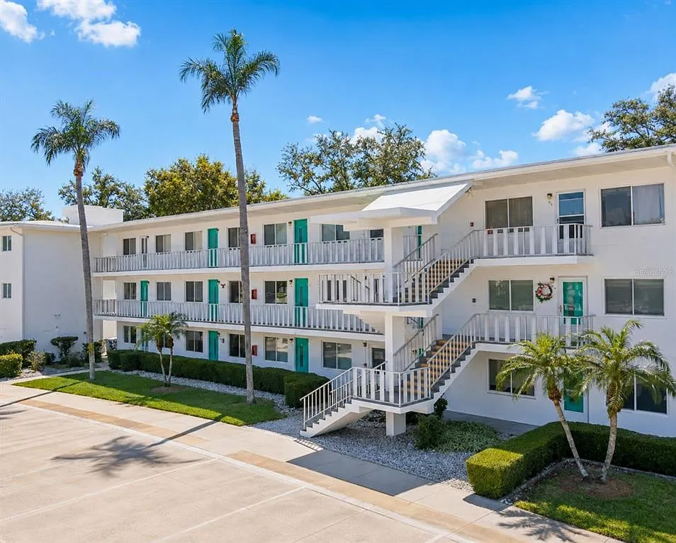 2 bed, 1.0 bath, 874 sqft, $1,500 — Photo 1