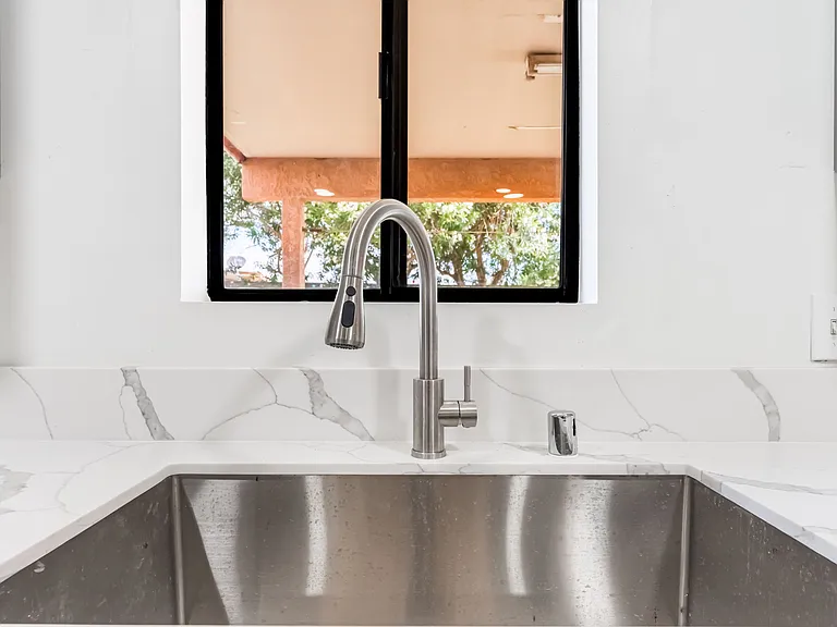 2108 Reynolds Ave — Photo 12