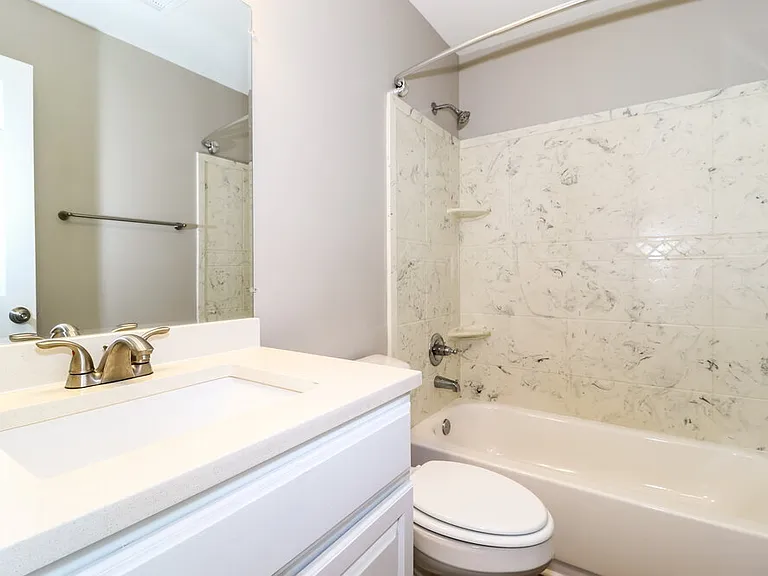 35 Lakewood Cv — Photo 16