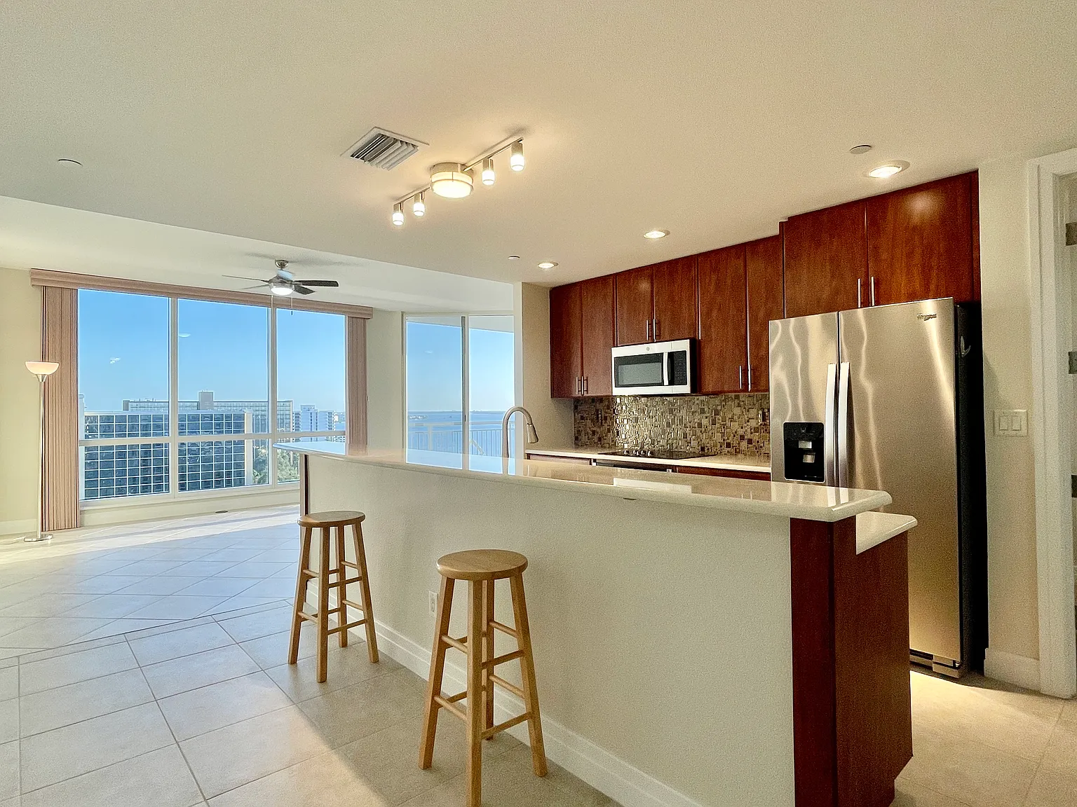 2 bed, 1765 sqft, $4,500 — Photo 2