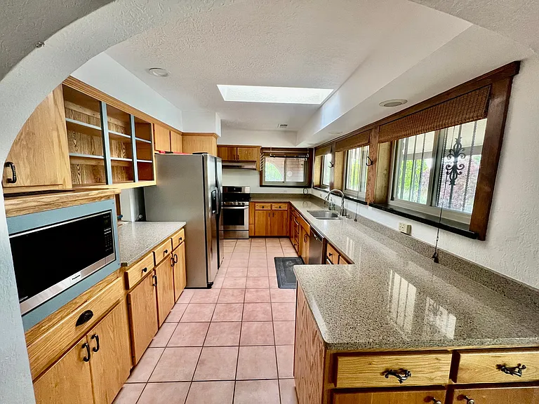 1528 Camino Cerrito SE — Photo 22