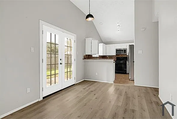 3 bed, 1252 sqft, $1,800 — Photo 4