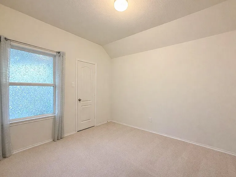 15515 Islandview Ln — Photo 11