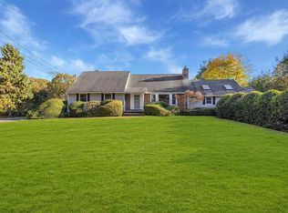 90 Cove Rd, Huntington, NY 11743