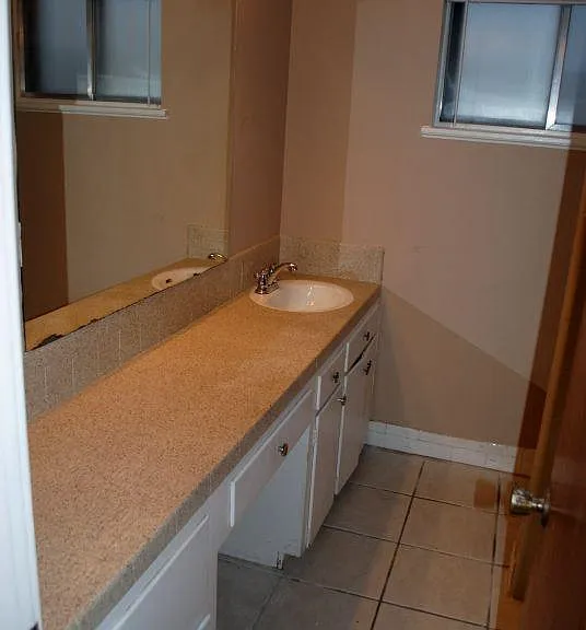 1519 Holiday Pl — Photo 14