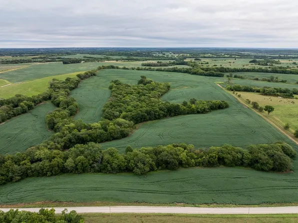 NE Pacific Rd, Hamilton, MO 64644