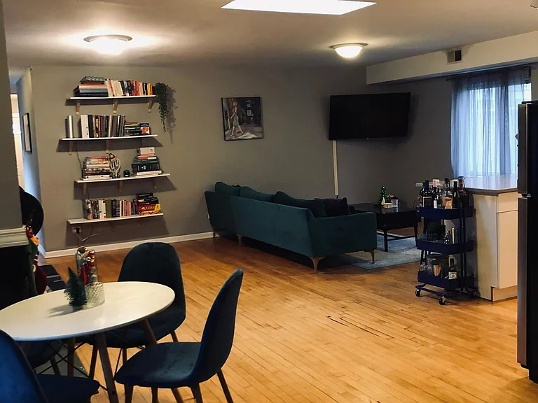 847 N Marshfield Ave #2R — Photo 1