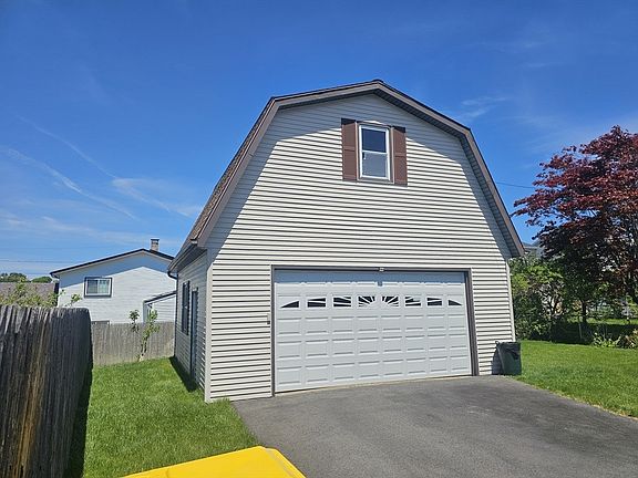 3rd image of 478 Tucker St
