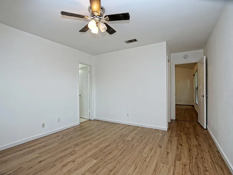 439 Sailmaster St #B — Photo 16