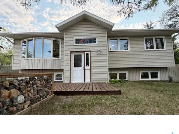 241 Dehavilland AVENUE, Air Ronge, SK S0J 3G0