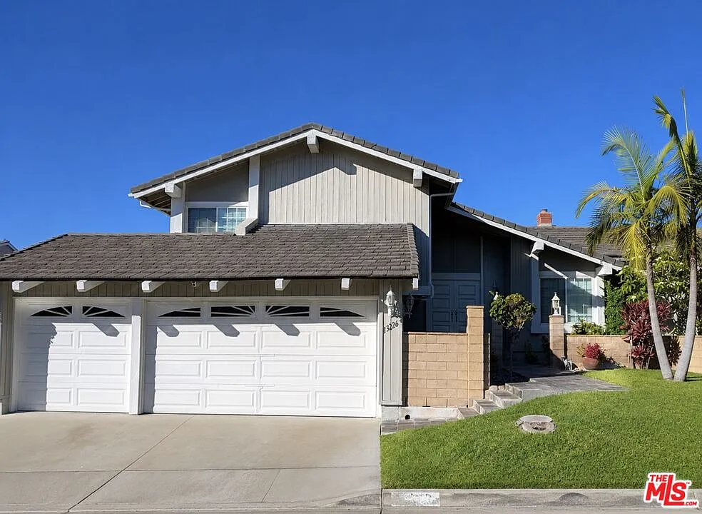 4 bed, 3.0 bath, 2505 sqft, $4,800 — Photo 1