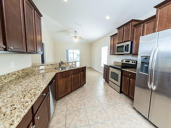 3rd image of 1320 Corbett Ln