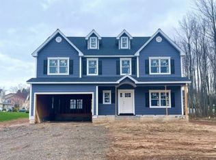 565 Raritan Rd, Clark, NJ 07066