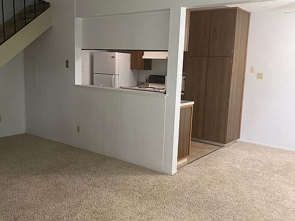 4th image of 621 Oakwood Dr #3