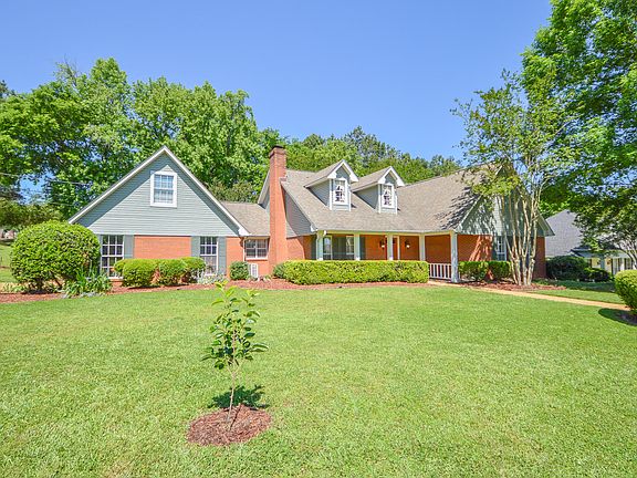 2nd image of 101 Acorn Ln