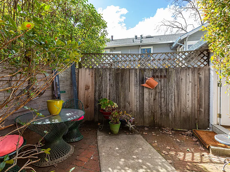 129 Broadway Blvd — Photo 25