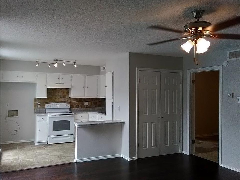 1st image of 7522 Holly Hill Dr #13