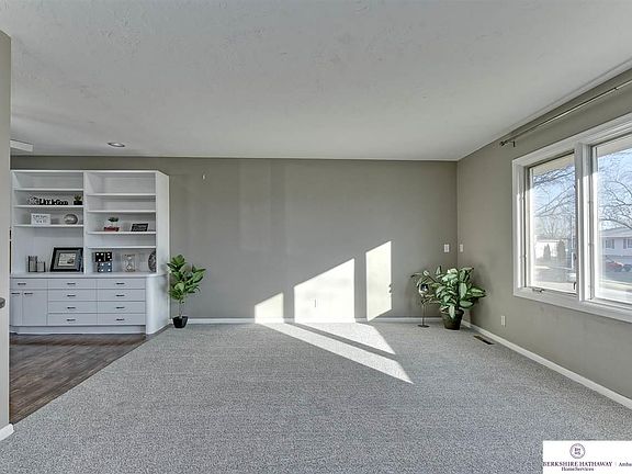 3rd image of 1122 Laport Dr