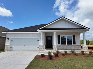 8097 Fir Tree Dr, Milton, FL 32583