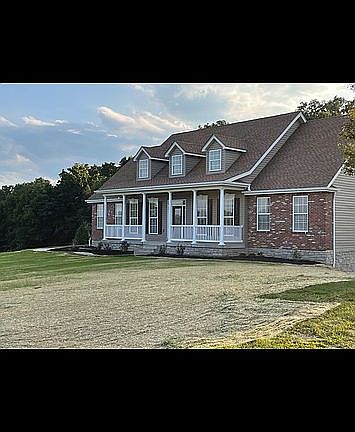 2nd image of 261 Lake Forest Dr