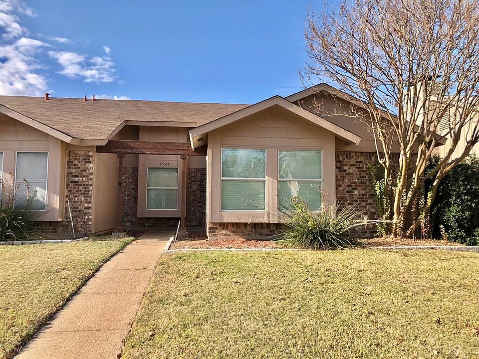 1st image of 3944 & 3946 Queens Ct