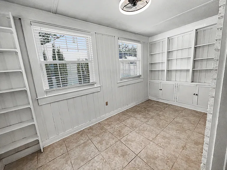 519 Woodland Dr — Photo 4