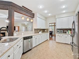 2085 N Ball Ave, Fayetteville, AR 72703