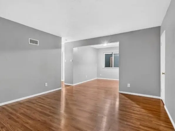 7404 Olian Dr APT C, Hazelwood, MO 63042
