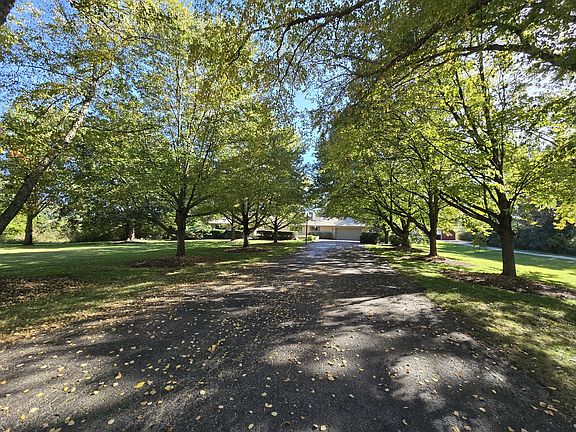 3rd image of 20397 W Miller Rd
