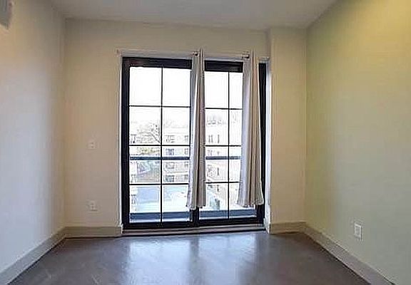 3rd image of 104 Scholes St #3AA