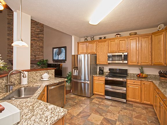 Kitchen- Long Breakfast Bar 