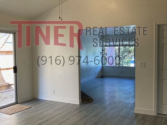 3rd image of 5968 Moss Creek Cir