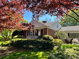 536 Ferry Rd, Orange, CT 06477