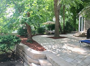 4904 Mohawk Dr, Roeland Park, KS 66205