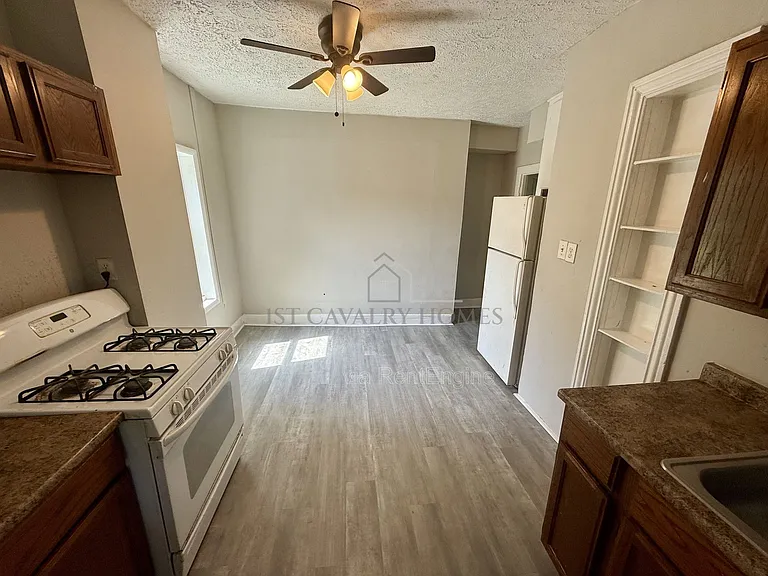 366 Buckingham St #2 — Photo 3