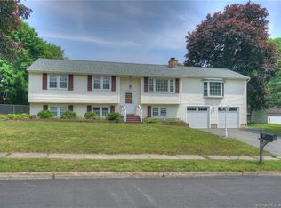 12 Judson Ave, Mystic, CT 06355