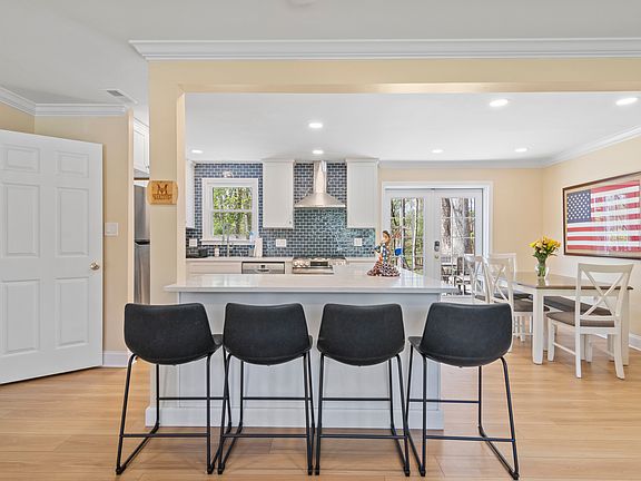 5th image of 6341 Carolyn Dr